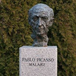 Buste van Pablo Picasso in Celebrity Alley in Kielce, Polen