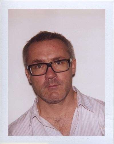 Foto von Damien Hirst, aufgenommen von Luke Stephenson