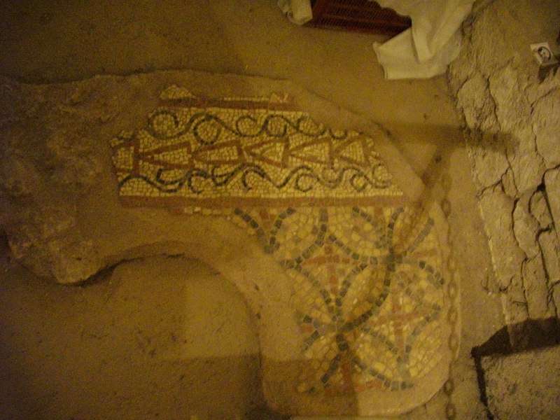 Merowingisches Mosaik in der Cathédrale Sainte-Croix d Orléans