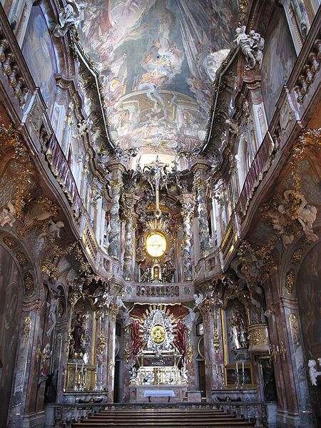 Der Innenraum von St. Johann Nepomuk (Asamkirche) in München (Sendlingerstraße)