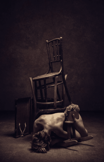 “Buried II” – Konzeptuelle Fotografie von Peter Zelei als limitierter Giclée Print