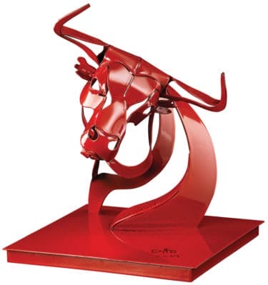 Stahlskulptur "Bull de la noche II" (2014) von Thomas Otto, Version in rot