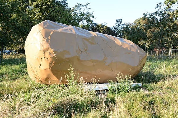 Freie Form von Franz West im Middelheim Museum, Antwerpen, Belgien