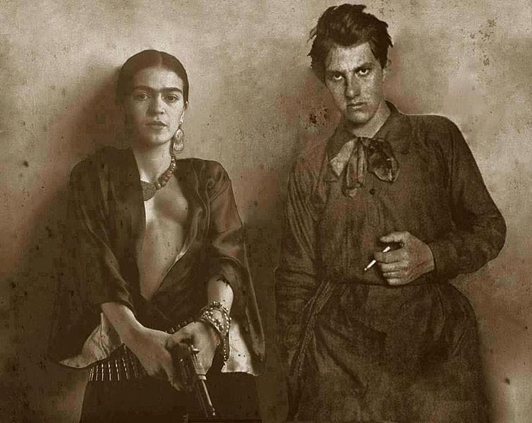 Frida Kahlo mit Pistole - Foto Collage von Robert Toren