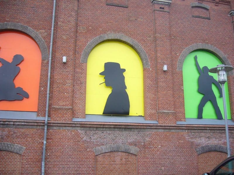 Pop Art des deutschen Rockmusikers Udo Lindenberg an einer Hauswand