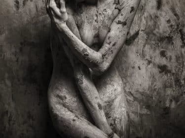 "Silence - Art nude" - Schwarz-Weiß-Fotografie von Peter Zelei als Fine Art Print