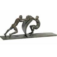 Bronze sculpture &quot;move together&quot; (2019) by Leo Wirth