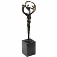 Skulptur "Zusammenhalt" von Gerard, Metallguss auf Marmorsockel