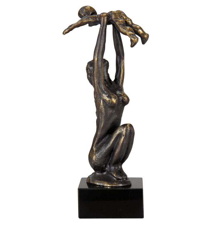 Wunderbare Skulpturen zum Thema Liebe, Verbundenheit und Freundschaft Kunstwerke kunst kaufen Skulptur Mutterliebe von Gerard, Metallguss auf Marmorsockel
