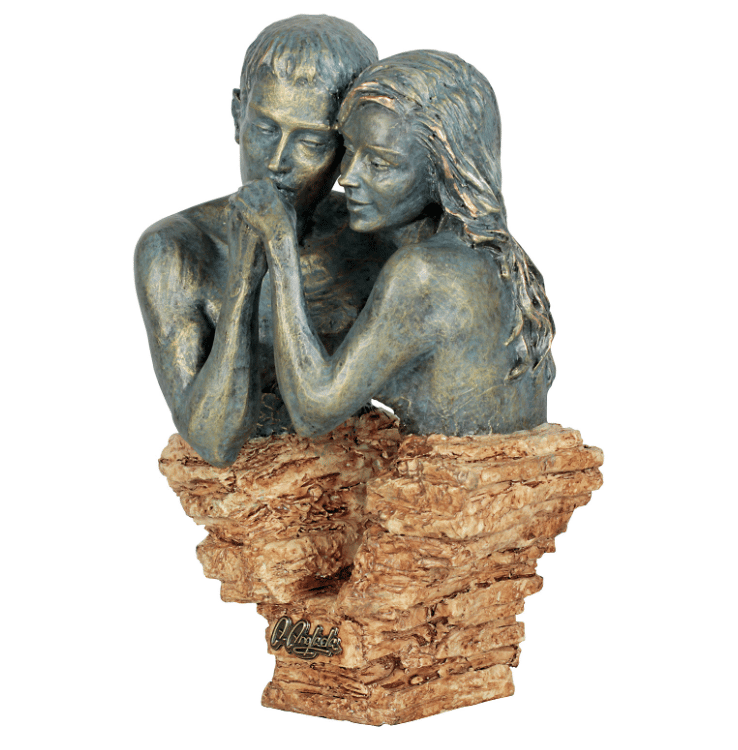 Wunderbare Skulpturen zum Thema Liebe, Verbundenheit und Freundschaft Kunstwerke kunst kaufen Skulptur First Love von Angeles Anglada, patinierter Kunstguss in Steinoptik