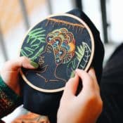 Stickerei als Kulturtechnik - Diese 14 Künstler bringen die Textilkunst auf die nächste Evolutionsstufe