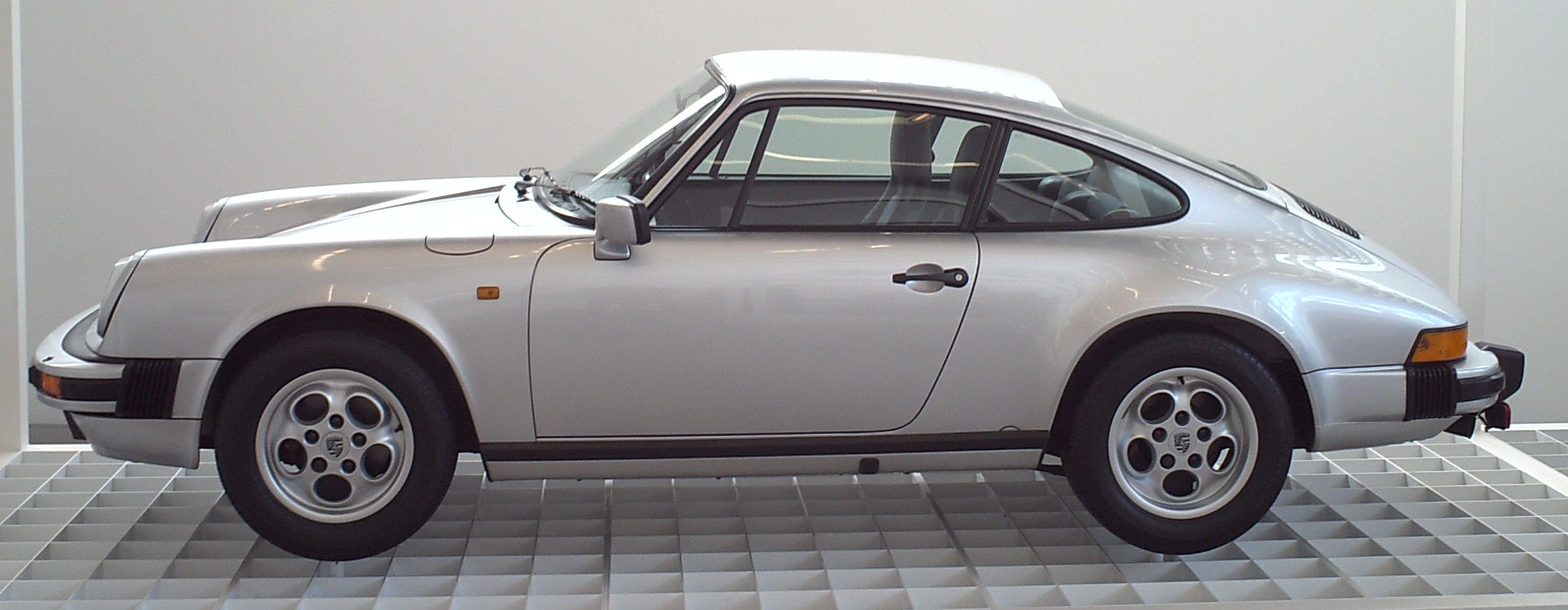 Sportwagen 'Porsche 911', Modell SC 1986, Design stammte von Ferdinand Alexander Porsche (*1935)
