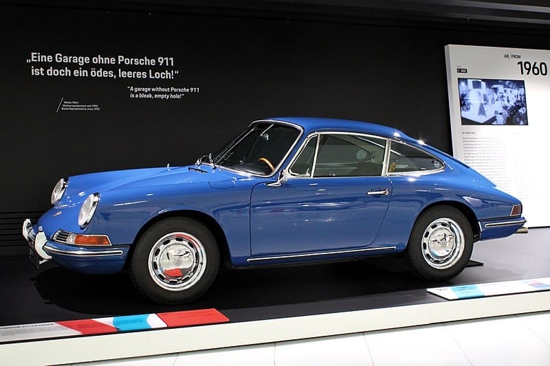 Porsche 911 2.0 Coupe (1964), zu sehen im Porsche Museum in Stuttgart