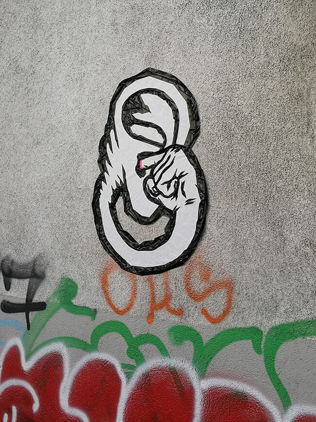 Duct Tape Street Art von Ostap