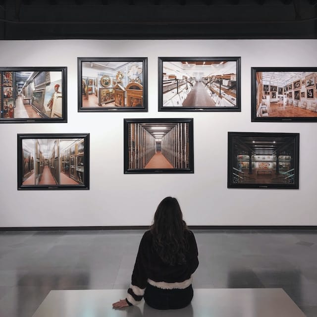 Wie schützt man Kunstwerke zu Hause? 11 Expertentipps für Ihre Sammlung Tipps für Kunsthändler kunst sammeln Museen, Galerien und öffentliche Sammlungen haben strenge Protokolle zum Schutz Ihrer Kunst