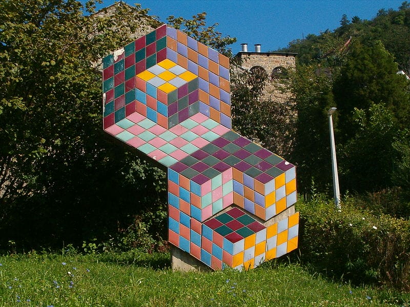 Öffentliche Op-Art Installation von Victor Vasarely in Pécs, Ungarn