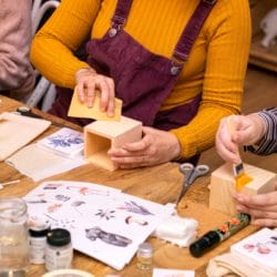 Les projets artistiques à faire soi-même constituent un excellent moyen d'ajouter une touche d'originalité à votre intérieur