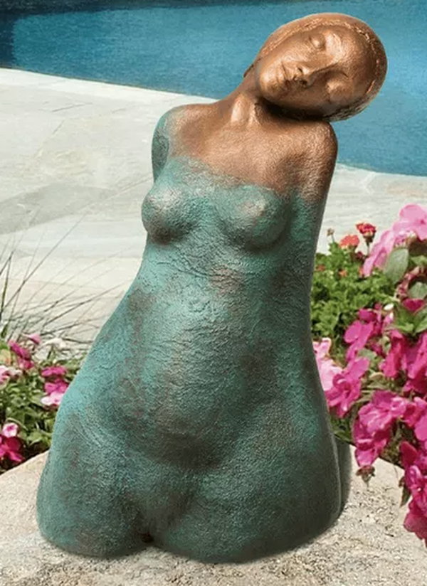Gartenskulptur "Aphrodite klein" aus Bronze, von Maria-Luise Bodirsky