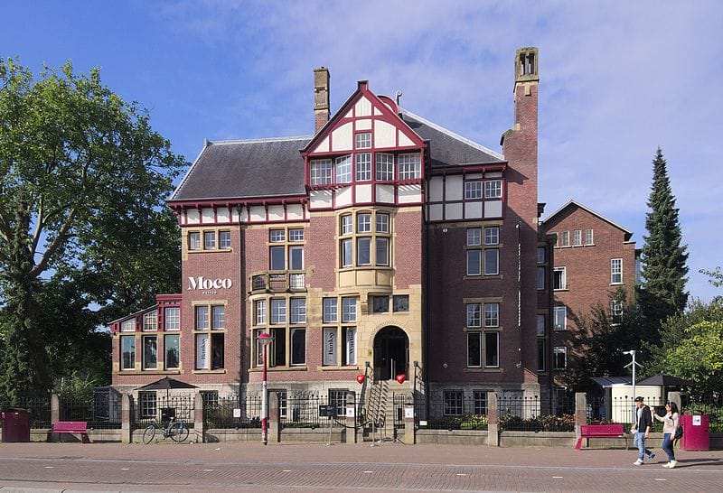 Blick auf das Moco Museum in Amsterdam