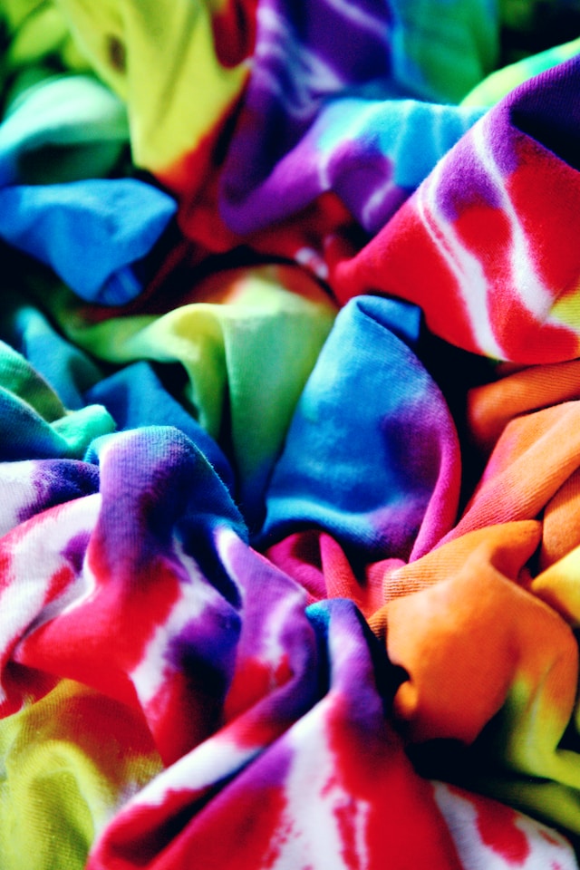 Der Tie-Dye-Trend - Batik-Muster sind wieder sehr gefragt