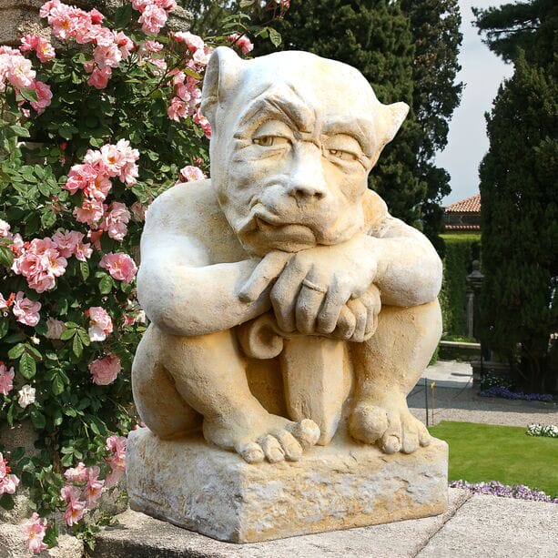 Gartenfiguren - Torwächter & Gargoyles - Devonshire Gargoyle mit Schwert - Krimhold