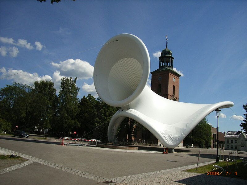 Membranskulptur „Tubaloon“ von Snohetta am Kongsberg Jazz-Festival