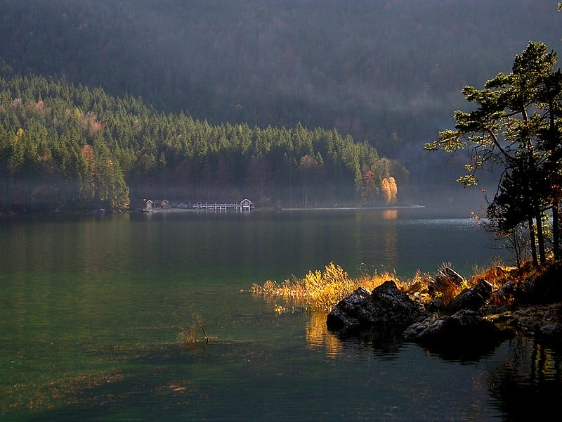 Später Herbstnachmittag am Eibsee bei Grainau