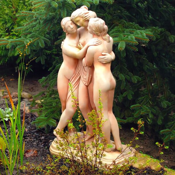 Drei Grazien - stilvolle Steinguss Skulptur für den Garten