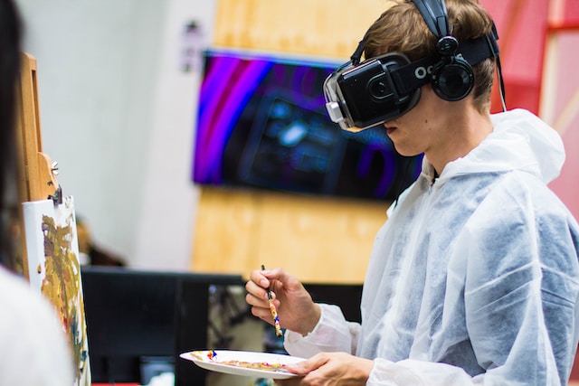 Einsatzmöglichkeiten von Virtual Reality (VR) in der Kunst