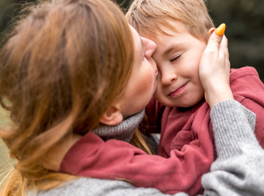 Kinderdemenz ist eine seltene, unheilbare Krankheit, die das Leben von Kindern und ihren Familien auf den Kopf stellt.