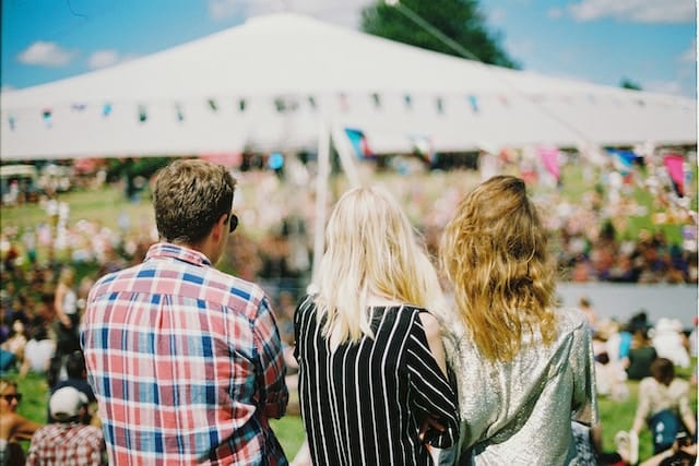 Unvergessliche Firmenfeiern: Kreative Konzepte für einzigartige Events Kreative Ideen bühnenshows Outdoor Events eignen sich hervorragend für ein Sommerfest