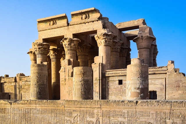 Der Doppeltempel von Kom Ombo ist eine altägyptische Tempelanlage am östlichen Nilufer in Oberägypten