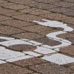 Museen fördern Elektromobilität durch E-Ladestationen, reduzieren CO2 und modernisieren ihr nachhaltiges Image.