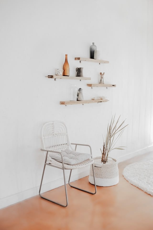 Rattanmöbel für den Innen- und Außenbereich - Ist ihre Popularität berechtigt? Inneneinrichtung boho Gefärbter Rattan und Metall entfalten vor allem in minimalistischem Interieur ihre stilistische Wirkung