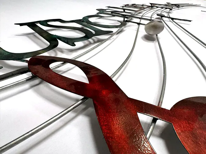 Music Is Life - Metallwanddekoration mit eleganten Notenlinien und Motto – Bild 4