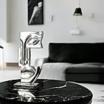 Elegante Skulptur mit abstraktem Gesicht "Big Lips", Antikfinish – Bild 5