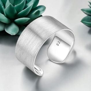 Minimalistischer größenverstellbarer Ring aus 925er Sterlingsilber, handgebürstete Oberfläche