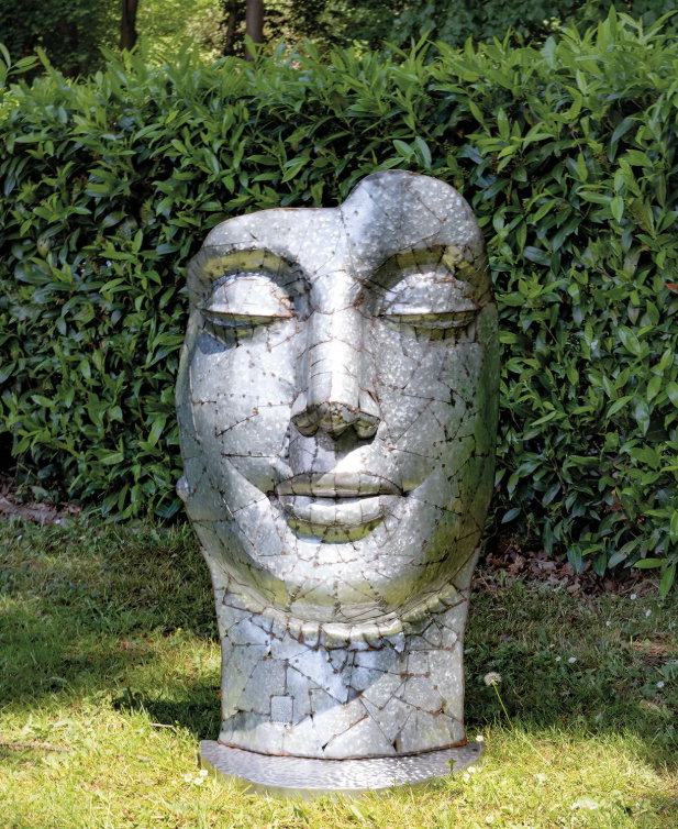 Wetterfeste Gartenskulptur "Büste Le Rêve" aus Metall