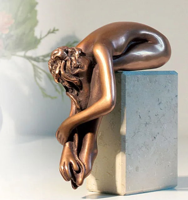 Skulptur La Calma, Bronze auf Marmorsockel von Bruno Bruni