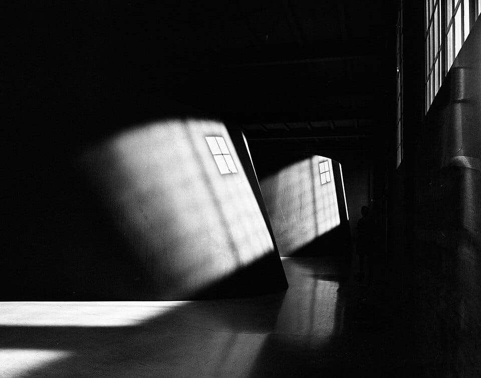 Minimalistische Installation von Richard Serra in Dia:Beacon (USA)