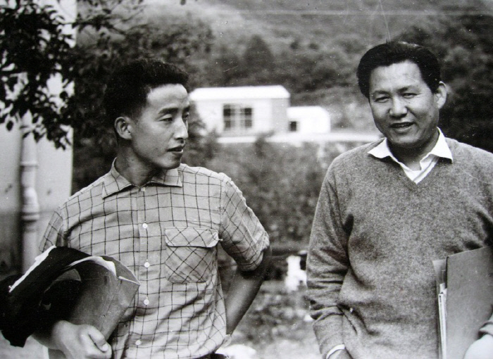 Isang Yun (rechts im Bild) und Nam June Paik (links) sind die international bedeutendsten koreanischen Künstler des 20. Jahrhunderts und gewissermaßen die "Urväter" koreanischer Kunsteinflüsse in Deutschland. Beide haben in Japan und in Deutschland studiert. 