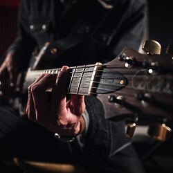 Digital fingers, analog limitations: Where guitar apps reach their limits with fingerstyle playing