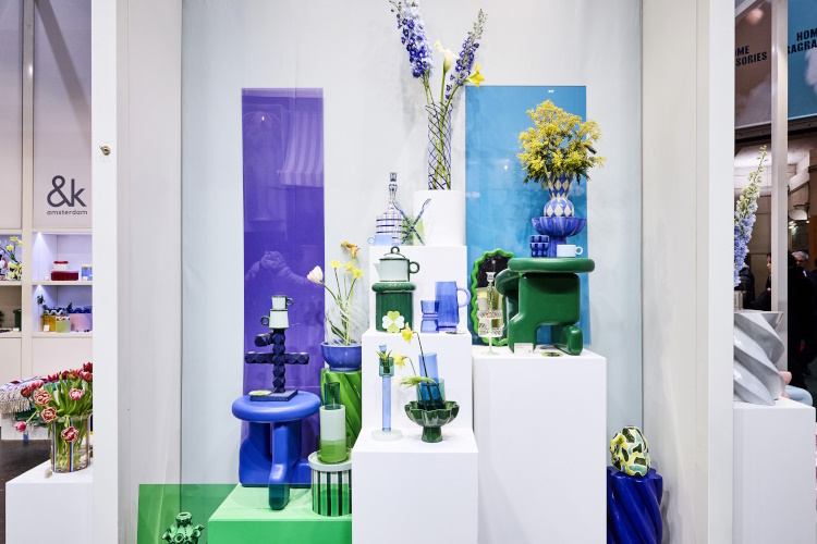 La marque de design néerlandaise &klevering crée des pièces phares avec un clin d'œil coloré.