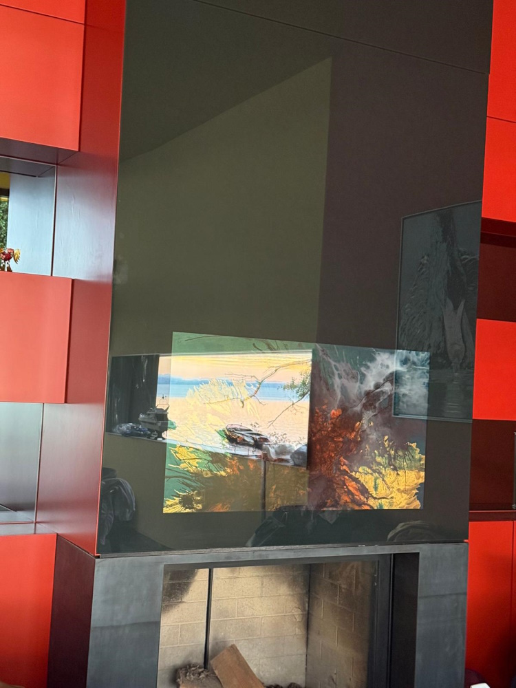 Art X on Glass knüpft an die Traditionen der Glasverarbeitung an und erweitert sie um eine künstlerische Dimension, die einzelnen Stücken Individualität und Charakter verleiht.