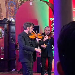 Gustavo Di Giannantonio, der Soloviolinist, lieferte eine präzise und ausdrucksvolle Interpretation.