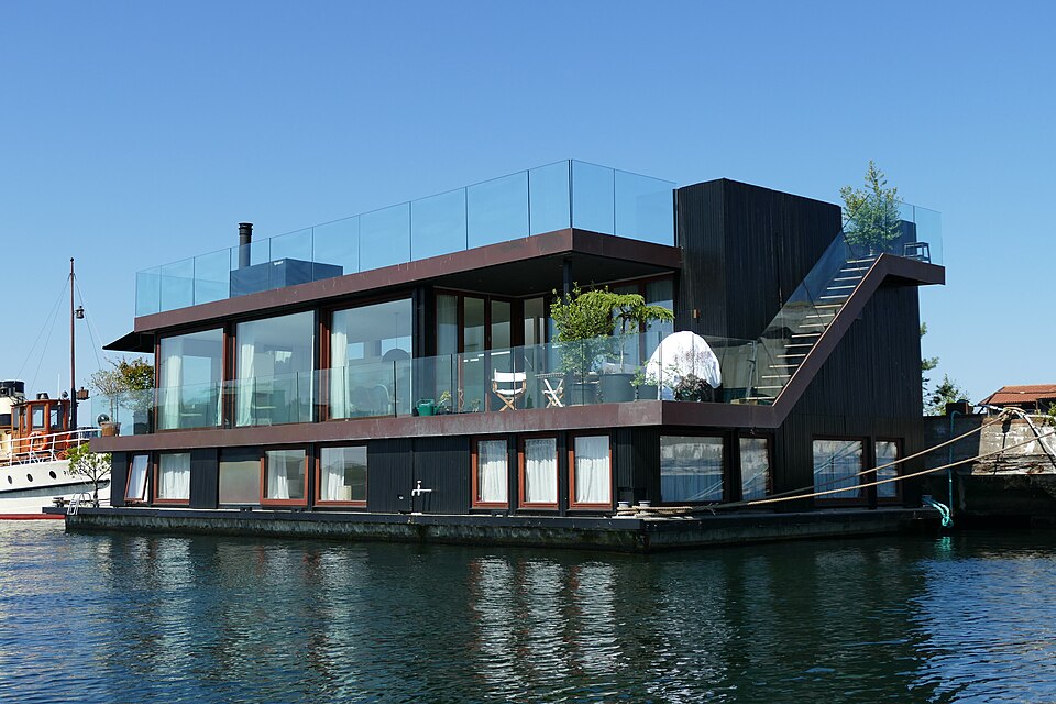 Péniche de luxe dans le port de Copenhague