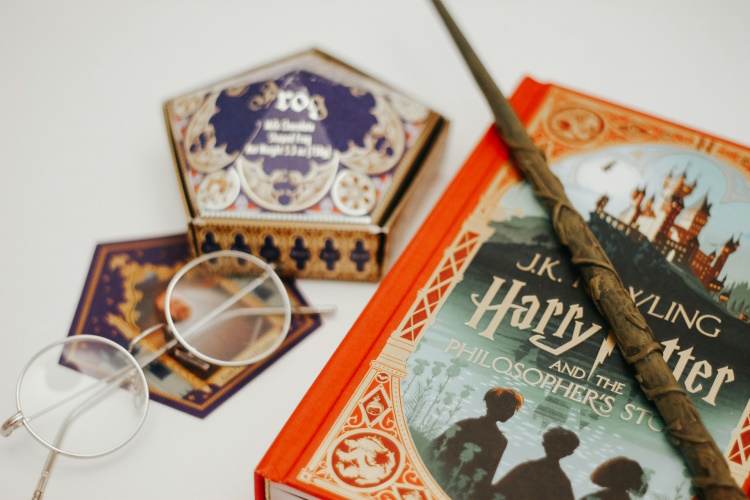 Harry Potter est l'une des franchises les plus populaires au monde. Petits et grands apprécient ses histoires de courage, d'amitié et de magie.