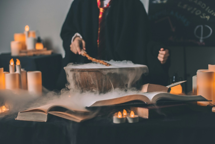 Comme un mélange magique réussi : les romans Harry Potter sont une histoire d’amour, de perte et de sacrifice.