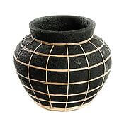 Terrakotta Bauchvase mit Rattan-Details, Schwarz (Größe: L) Terrakotta Bauchvase mit Rattan-Details, Schwarz (Größe: L)