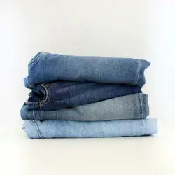 Japanse denim jeans hebben een tijdloze stijl gecreëerd en imponeren met hun superieure vakmanschap.